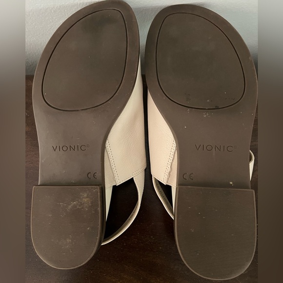 Vionic Women's Sandals Cream/ off white. Size 6.5 - Picture 3 of 5